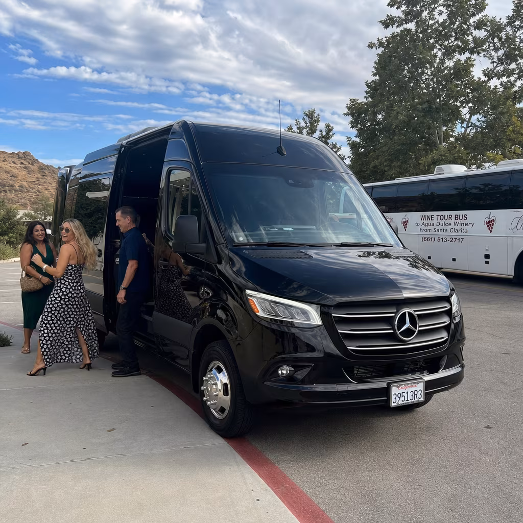 Wine Tour Bus to Agua Dulce Winery from Santa Clarita