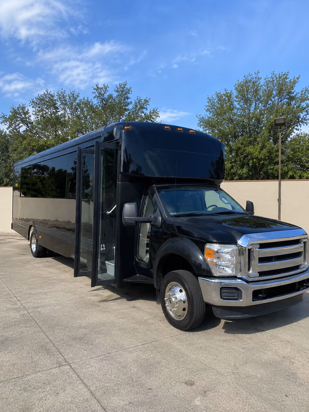 Glendale Homecoming & Prom Party Bus Rentals