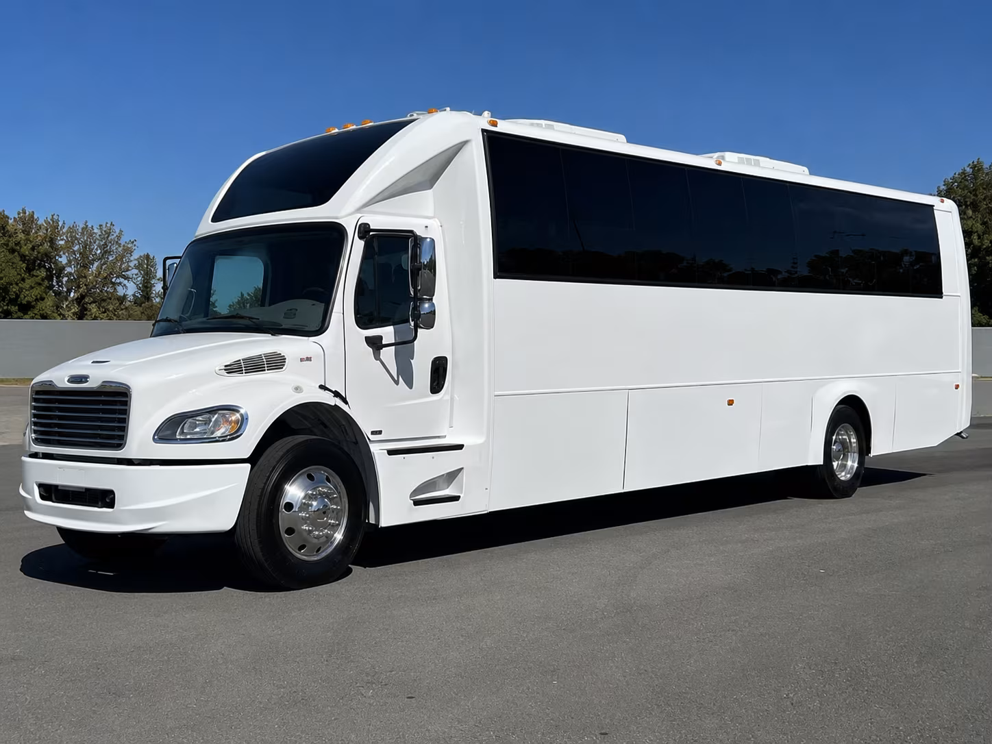 Santa Clarita Birthday, Sweet 16, & Quinceañera Transportation party bus interior